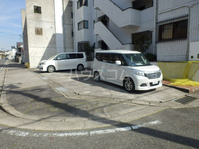 27/29 駐車場