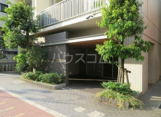 22/30 エントランス