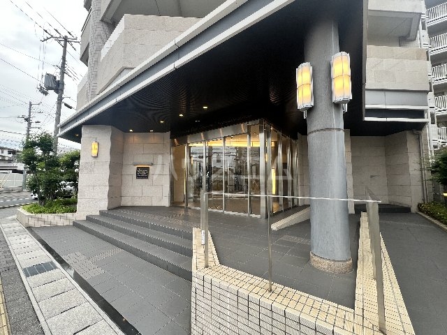 25/30 エントランス