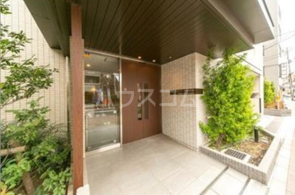 22/30 エントランス