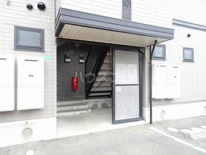 2/4 エントランス