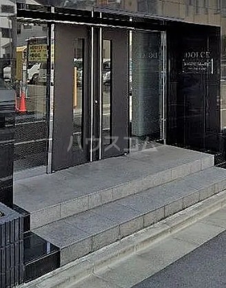 13/18 エントランス