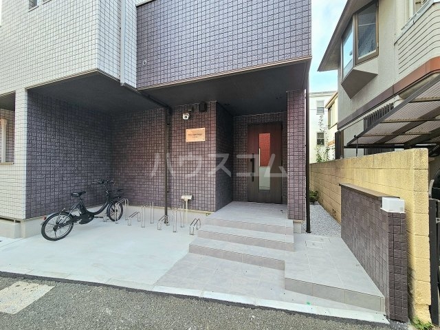 21/28 エントランス