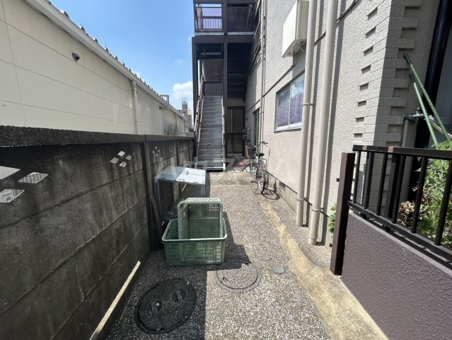 20/21 エントランス