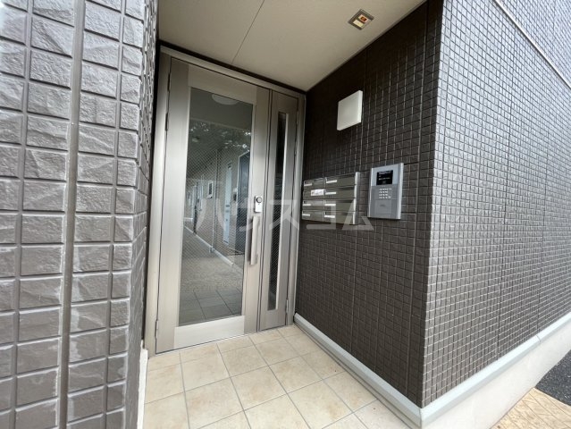 19/26 エントランス