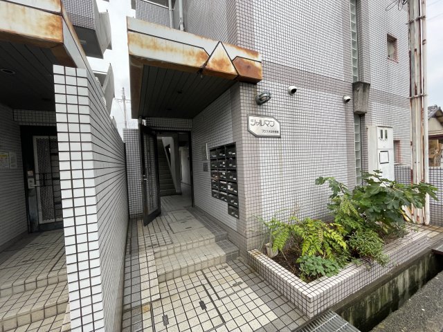 14/19 エントランス