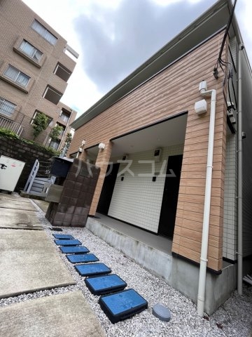 20/21 エントランス