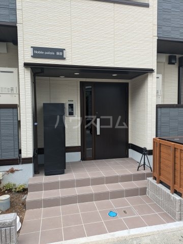 20/29 エントランス