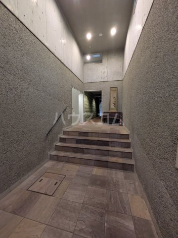 25/30 エントランス