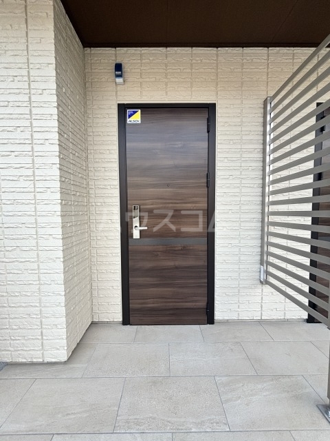 28/30 エントランス