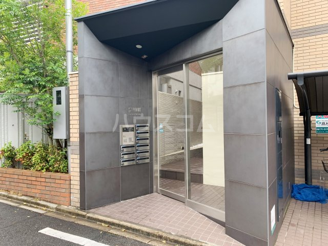 24/30 エントランス