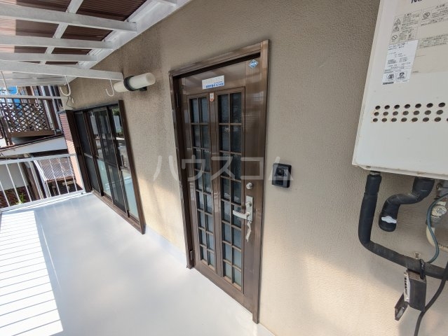 18/22 エントランス