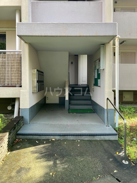 15/18 エントランス