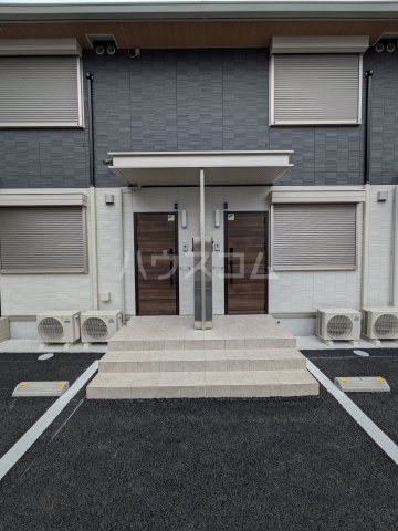 22/30 エントランス