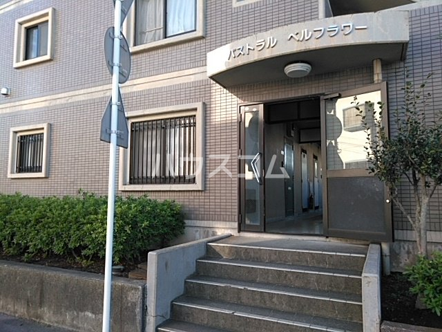 28/30 エントランス