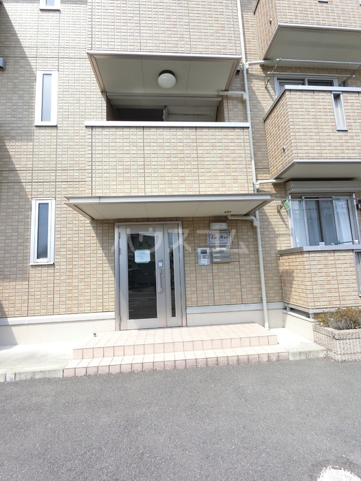 2/5 エントランス