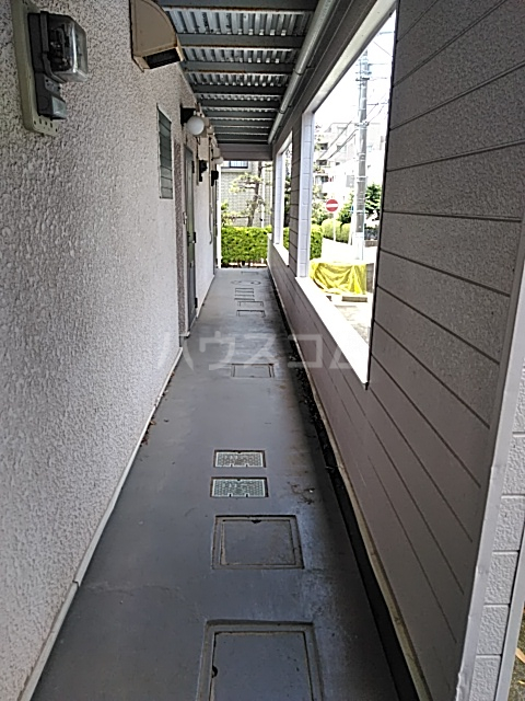 21/30 エントランス