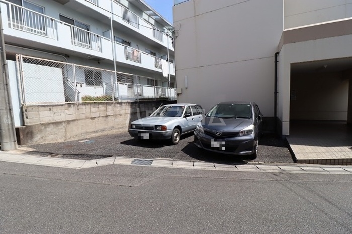 19/30 駐車場
