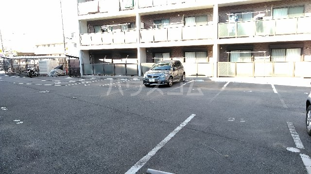 22/30 駐車場