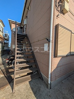 22/25 エントランス