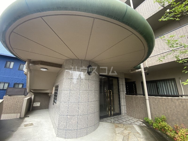 19/23 エントランス