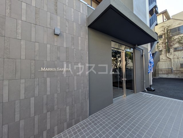 22/25 エントランス