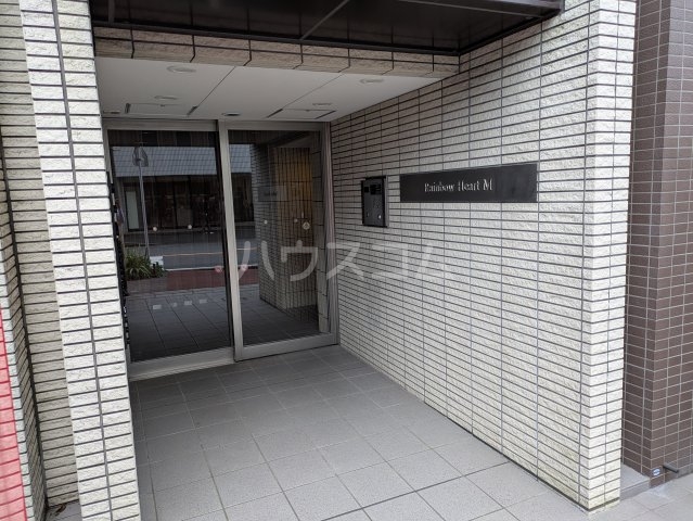 23/30 エントランス