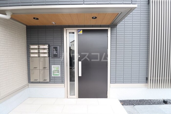 2/4 エントランス