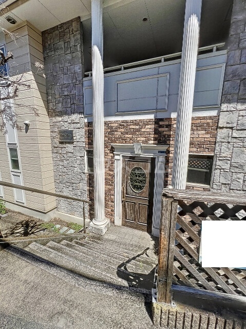 21/28 エントランス