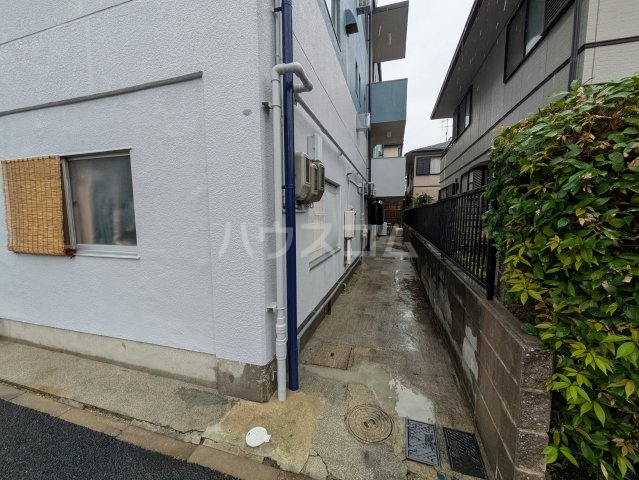 19/23 エントランス