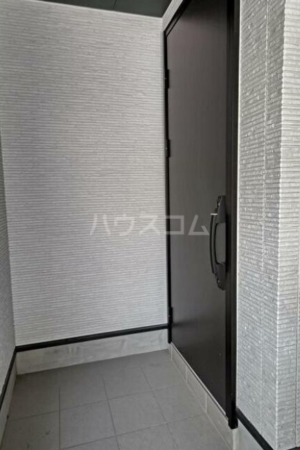 16/21 エントランス