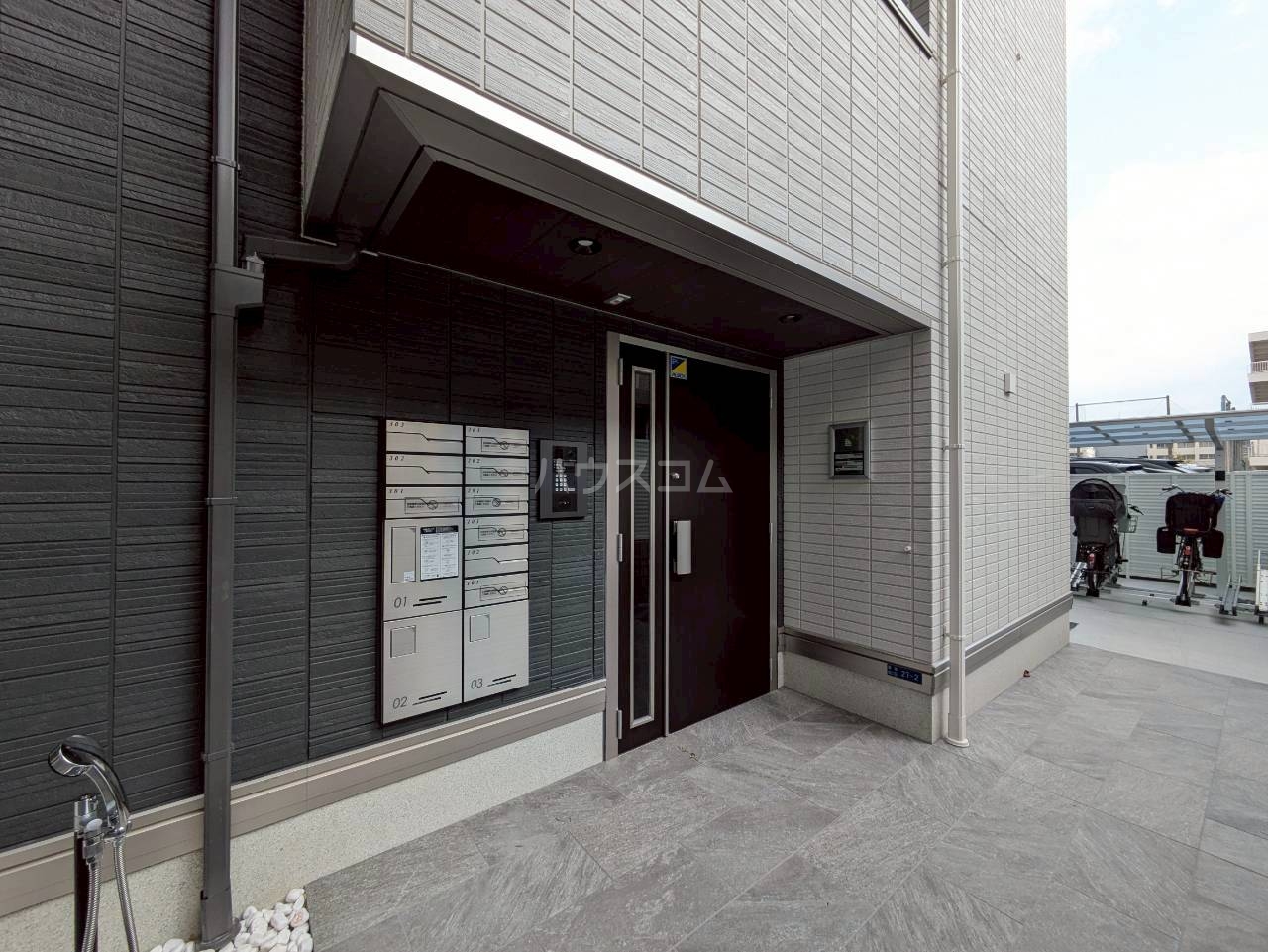 29/30 エントランス