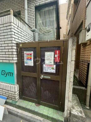 15/21 エントランス