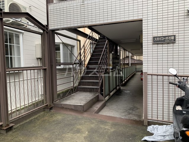 25/30 エントランス