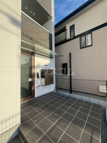 2/3 エントランス