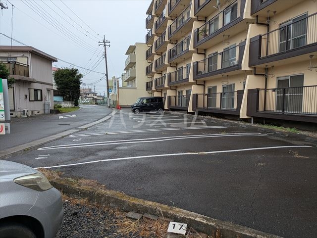 22/30 駐車場