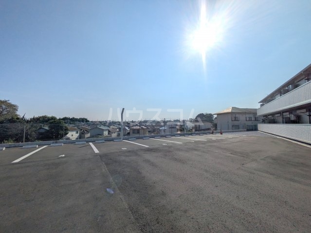 27/30 駐車場
