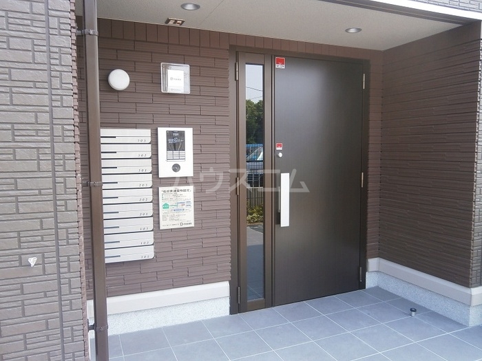 18/22 エントランス