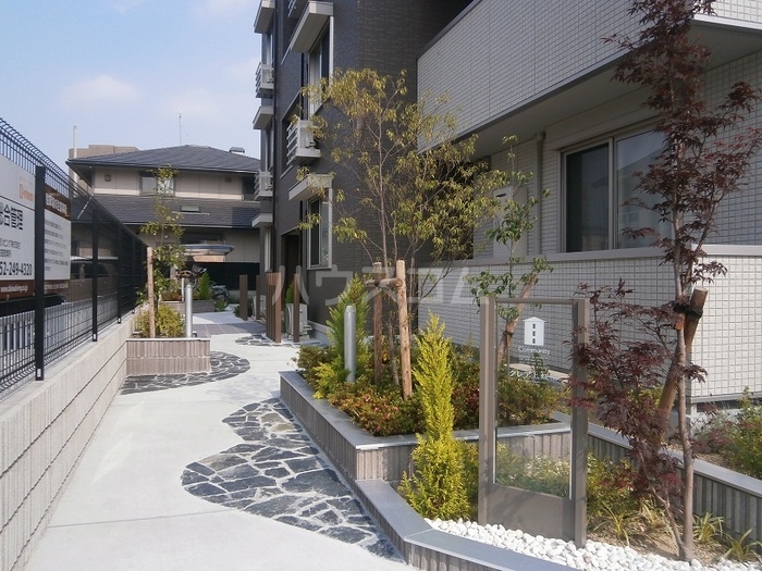 19/22 エントランス