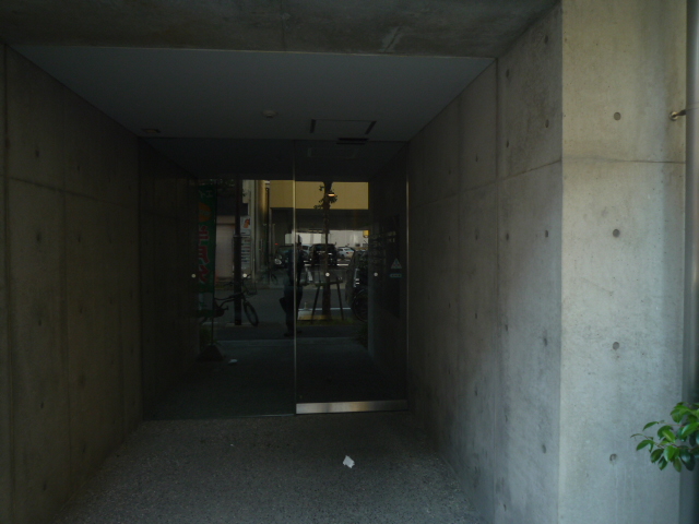 3/7 エントランス