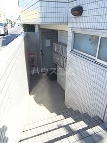 26/30 エントランス