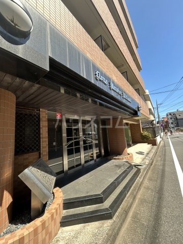 25/29 エントランス