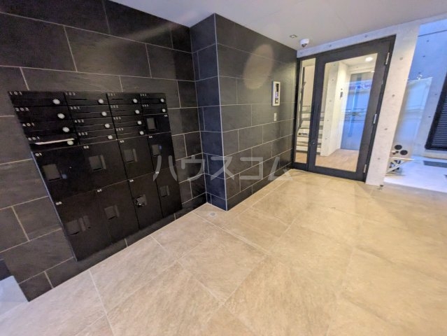 17/27 エントランス