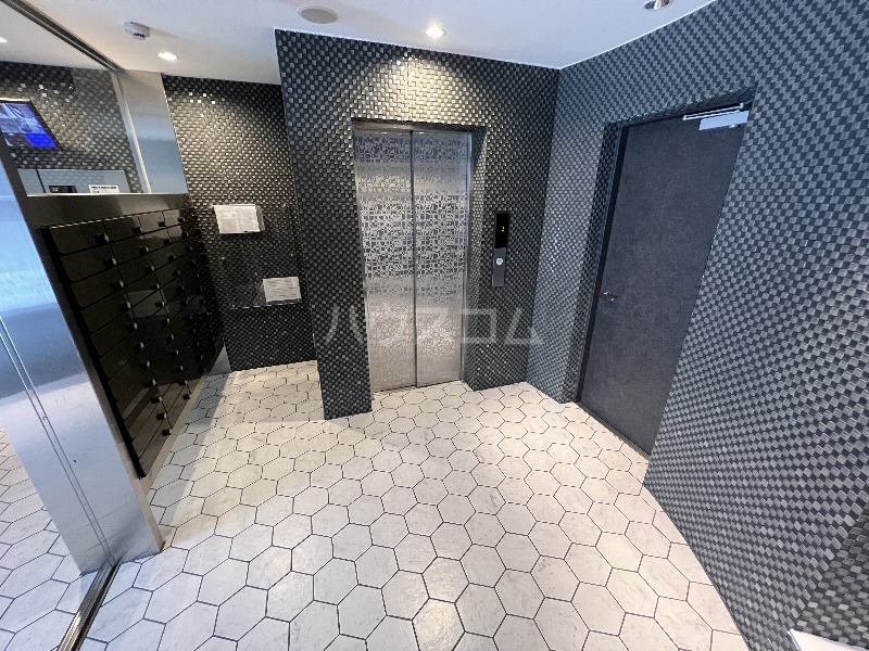 3/8 エントランス