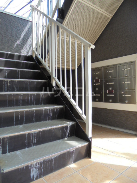 20/24 エントランス