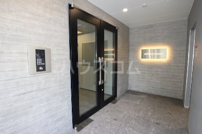 21/25 エントランス