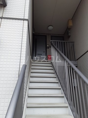 20/30 エントランス