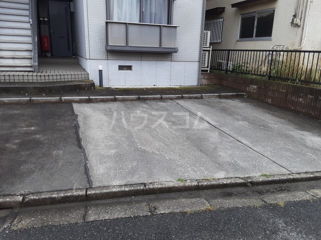 21/30 駐車場