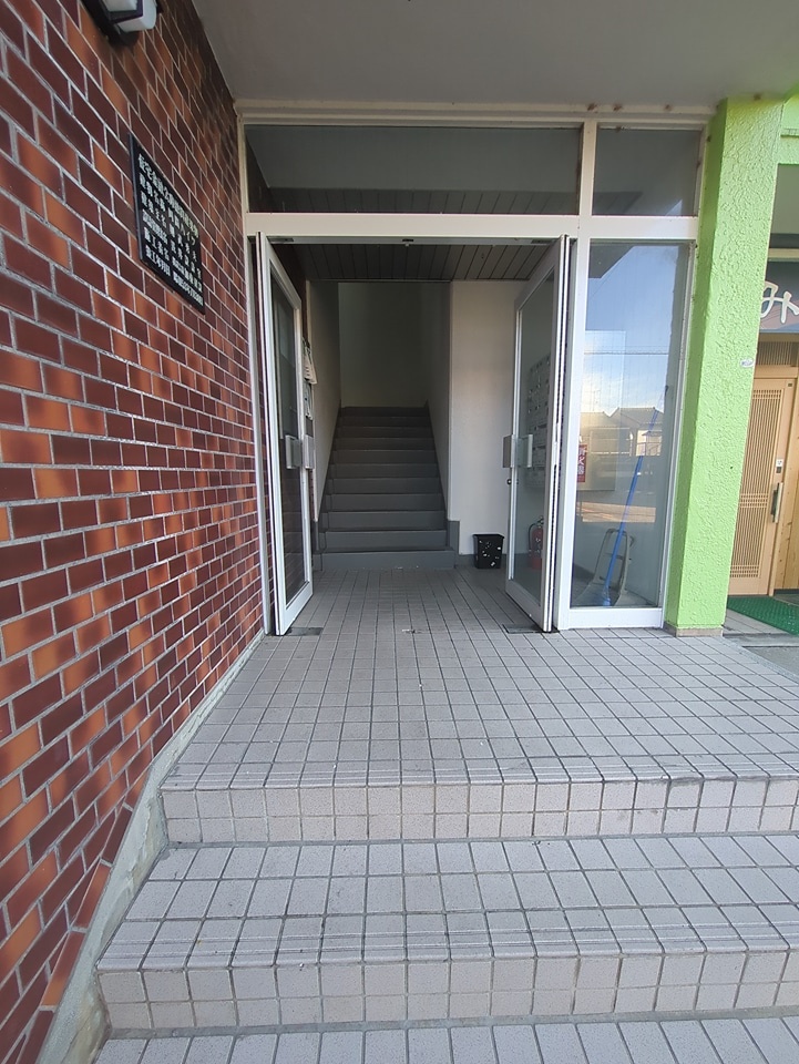 22/30 エントランス