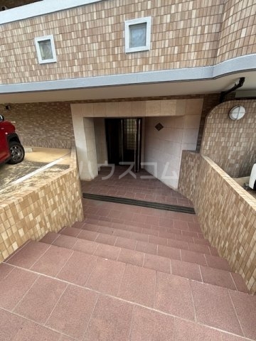 22/22 エントランス